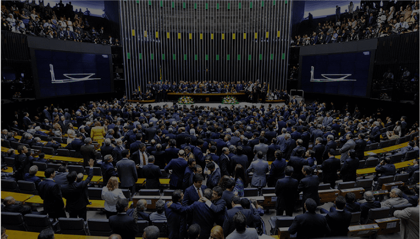 Texto-base da reforma tributária com trava no IVA é aprovado na Câmara