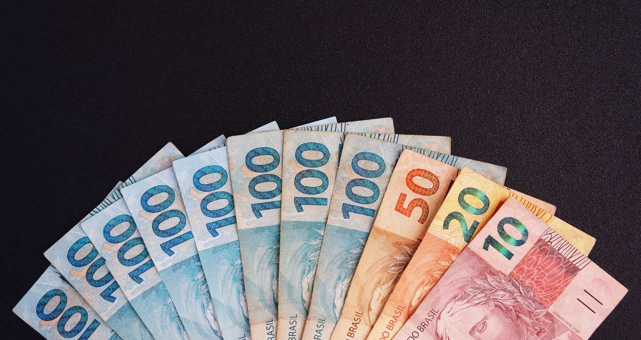 Governo emite sinal vermelho para quem tem dinheiro guardado em poupança