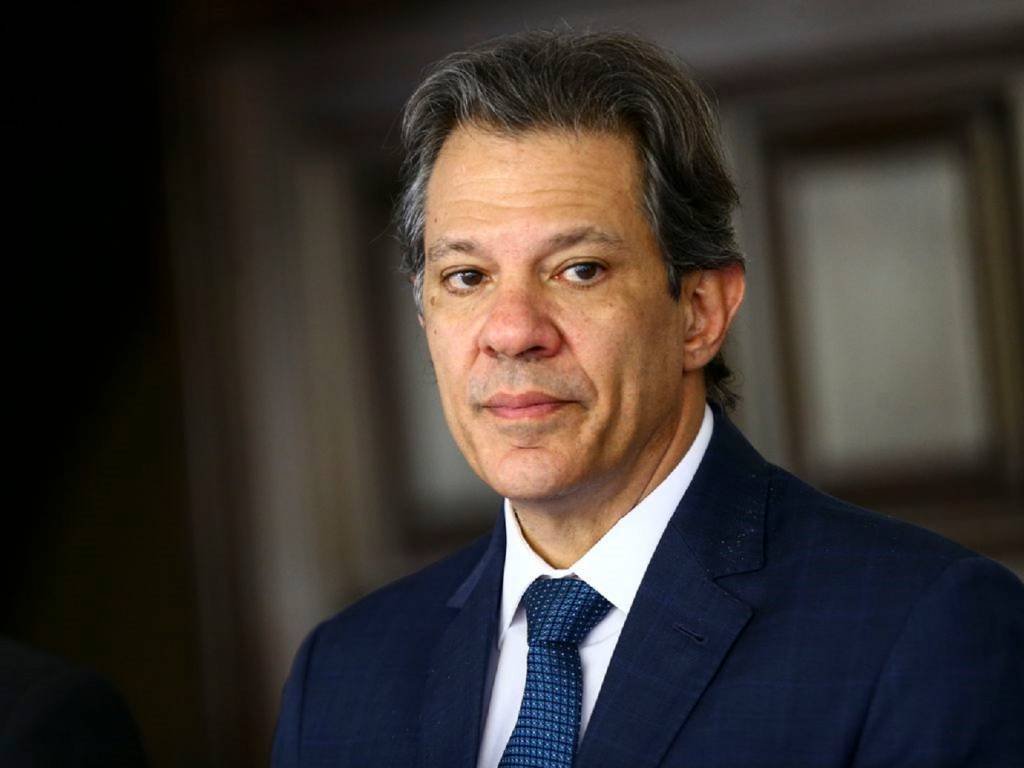 Atraso no pacote de Haddad cria impasse sobre salário mínimo para 2025