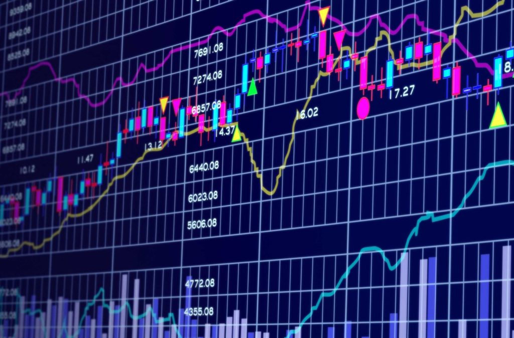 Dólar Cai a R$ 5,54, na Contramão do Exterior e Apesar de Tensões Após IOF