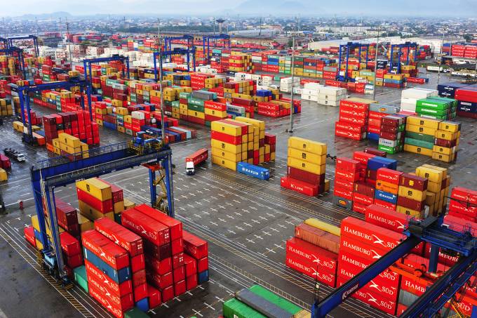 Brasil fecha julho com superávit de US$ 7,6 bilhões na balança comercial
