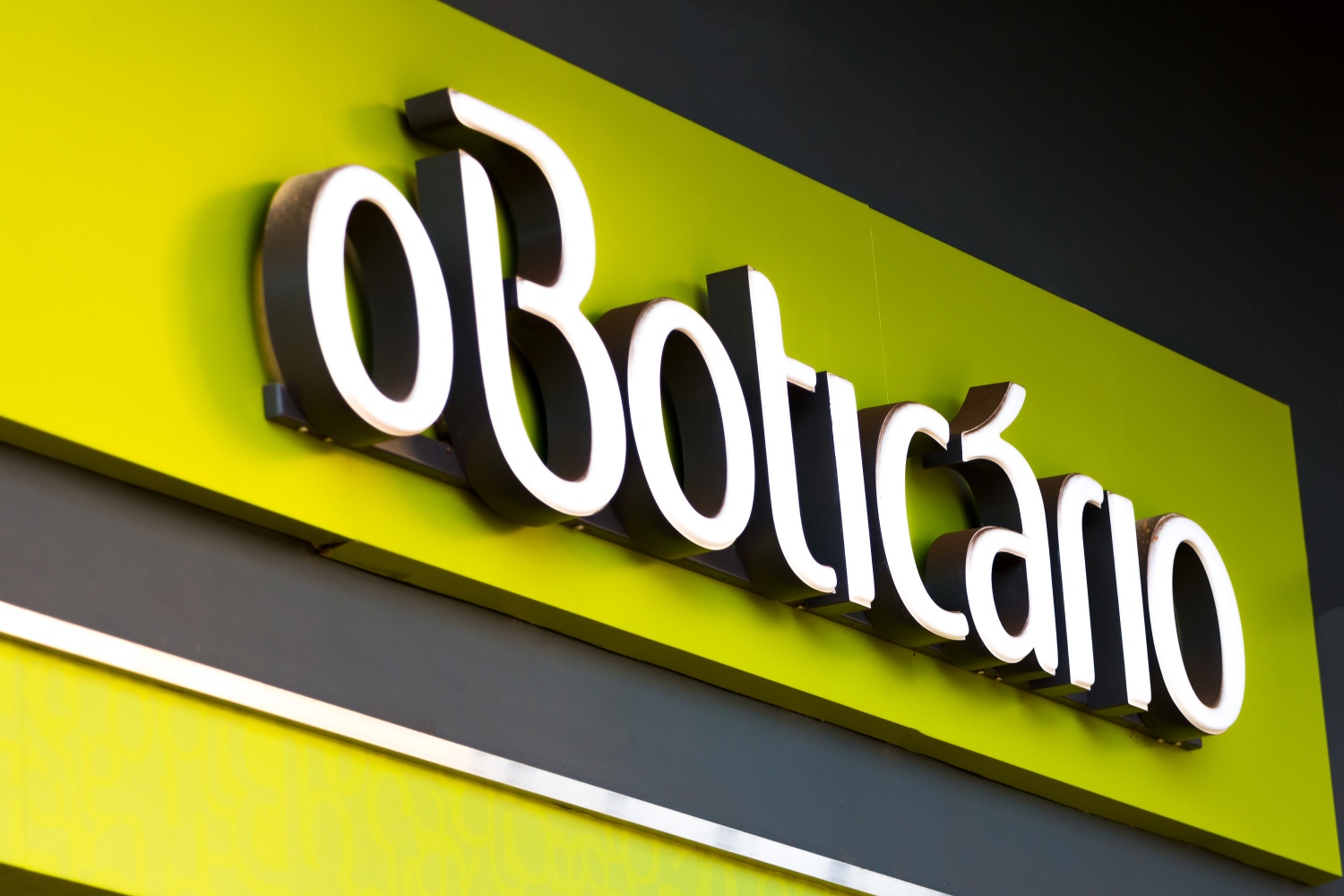 O Boticário anuncia investimento de R$ 3,3 bi em nova fábrica em Minas Gerais e expansão de atividades no Paraná