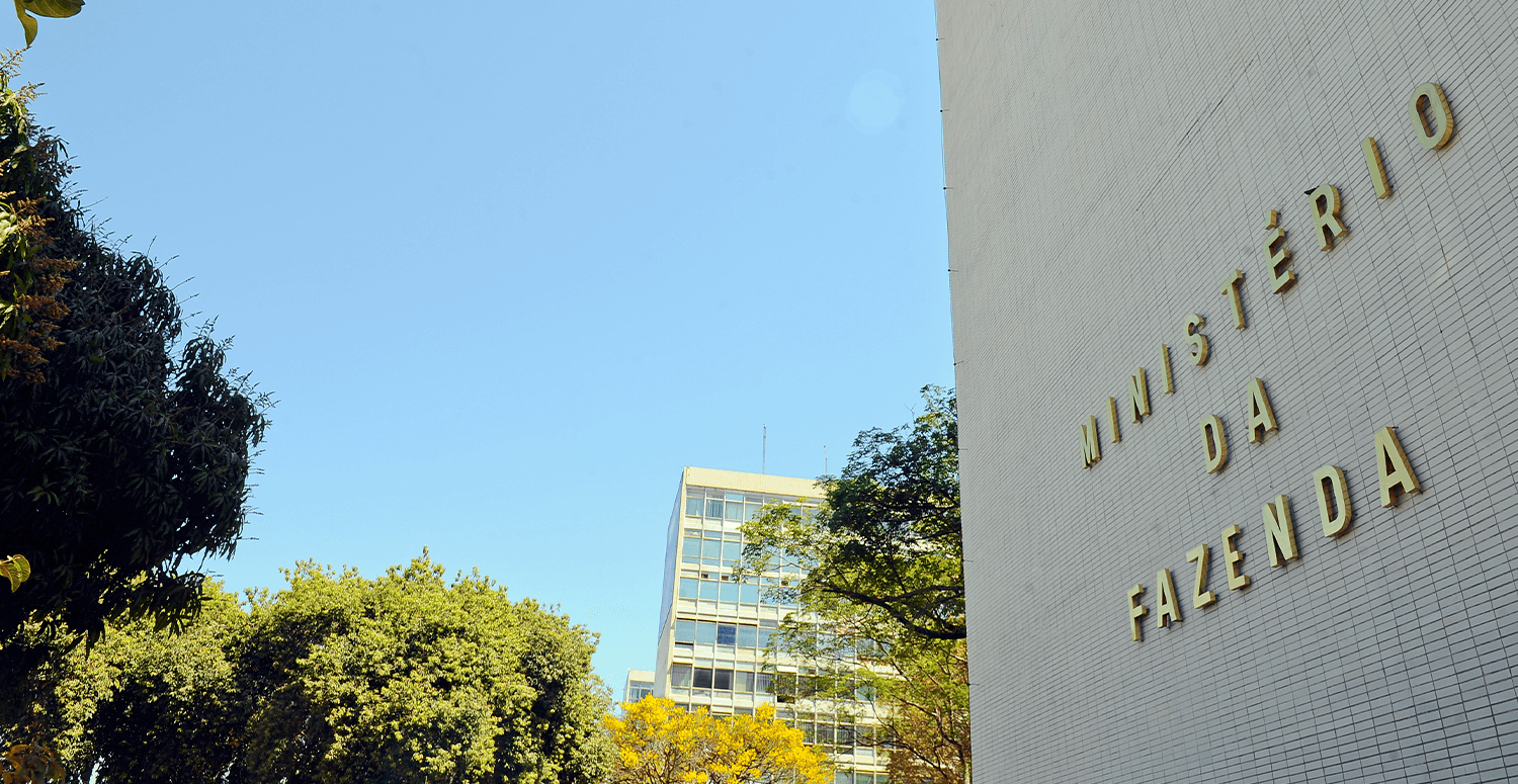 Governo Federal Anuncia Corte de R$ 12,1 Bilhões em Gastos