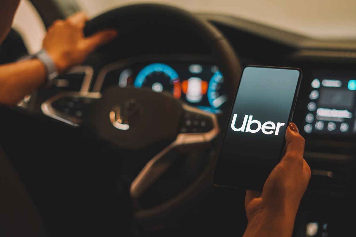 Uber Lança Serviço de Frete Nacional em Parceria com a Loggi
