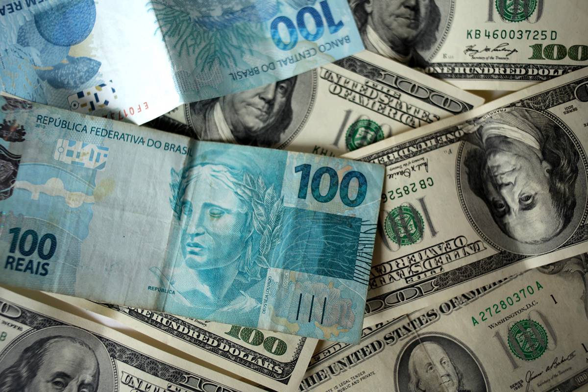 Dólar pode voltar a ficar abaixo dos R$ 6? Veja análise de economistas