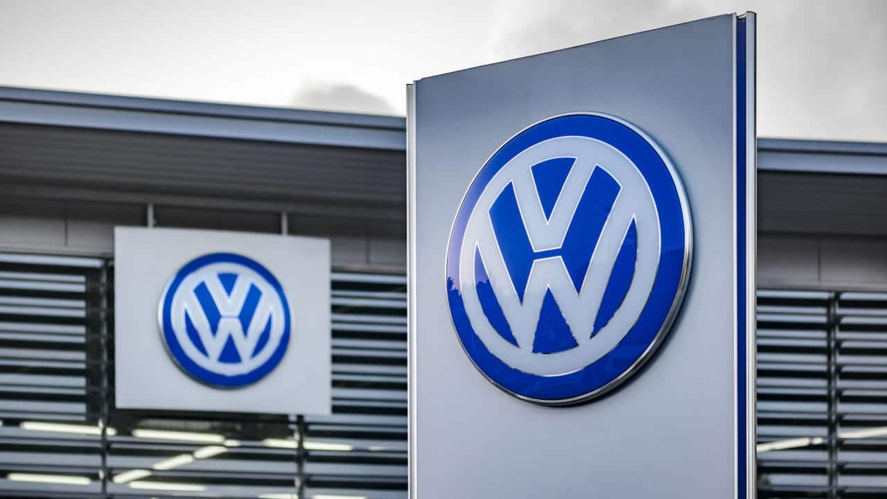 Volkswagen deve fechar pelo menos três fábricas na Alemanha e planeja demissões em massa