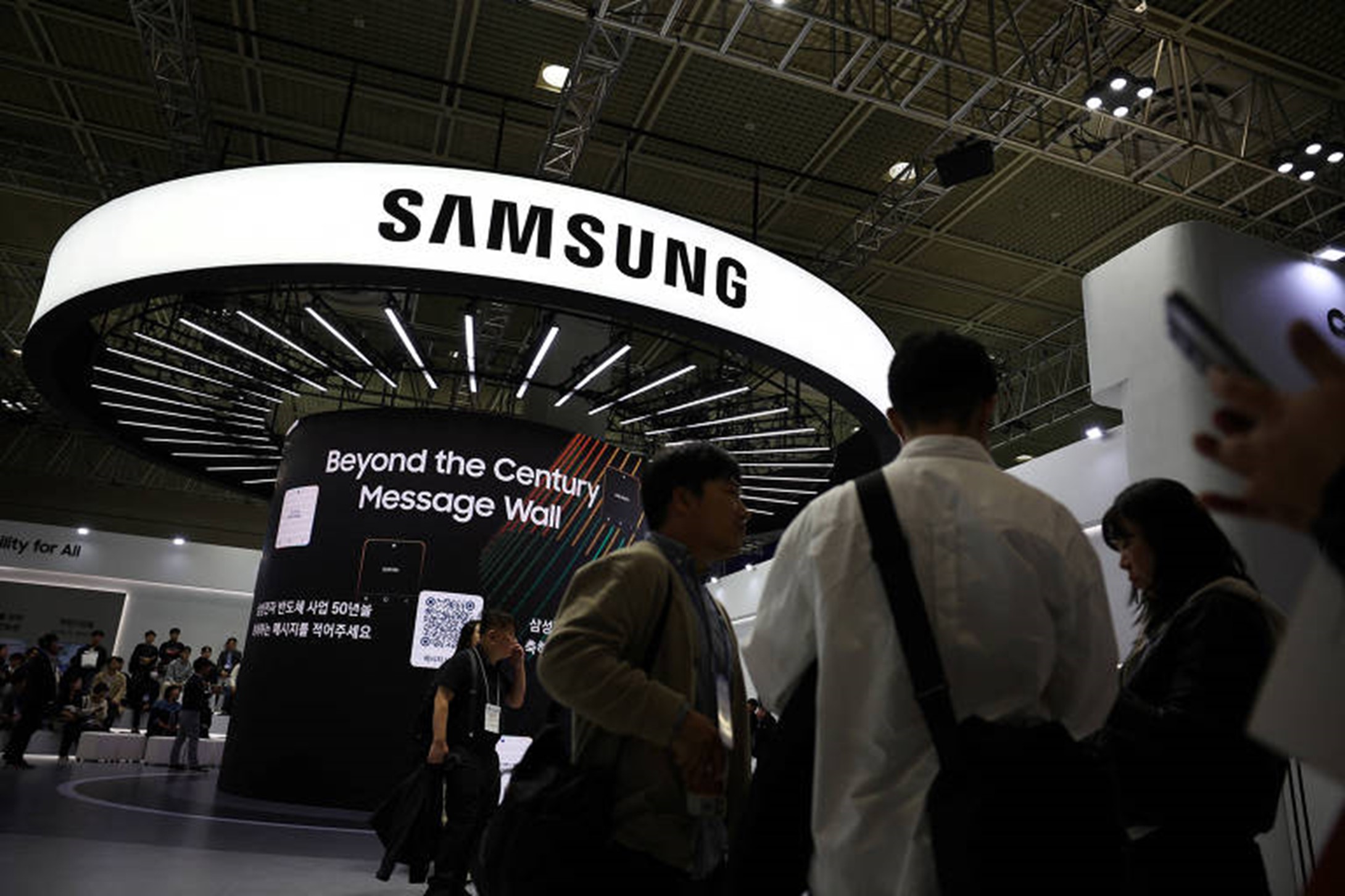Samsung sofre para manter liderança em smartphones em meio à crise