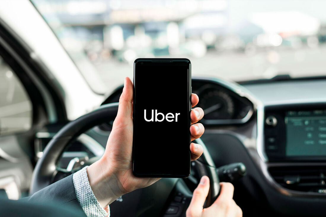 Demanda por serviços da Uber recua no 3º trimestre, levando ações a forte queda em NY.