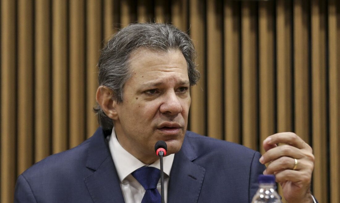 Haddad confirma que reforma do IR fica para 2025