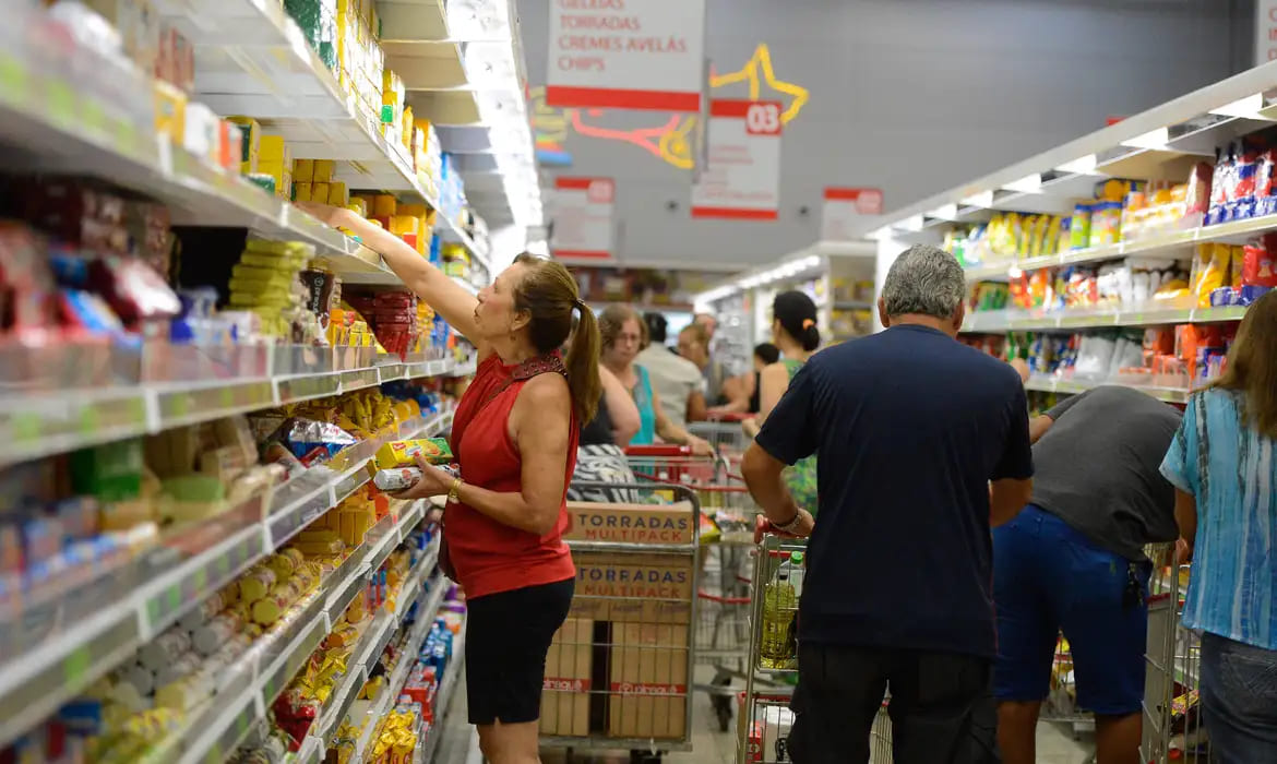 Inflação dos alimentos tem maior taxa desde 2022