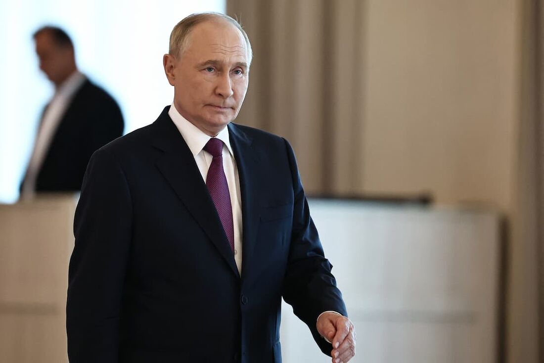 Putin está pronto para discutir Ucrânia com Trump, mas demandas da Rússia não mudaram, diz porta-voz