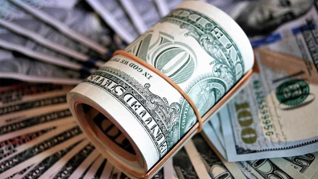 Dólar cai para R$5,78 em dia de alívio no mercado