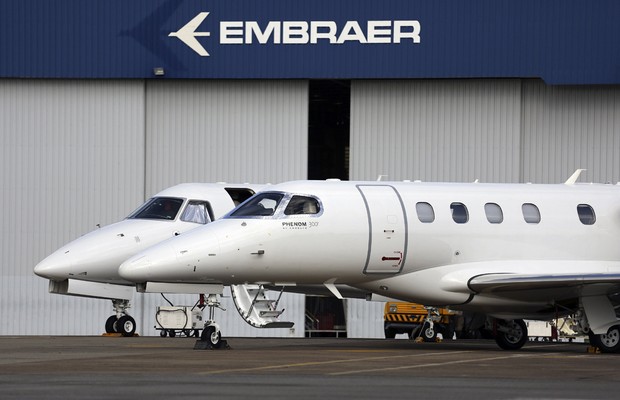 Embraer tem salto no lucro do 3º tri e reduz previsão de entregas