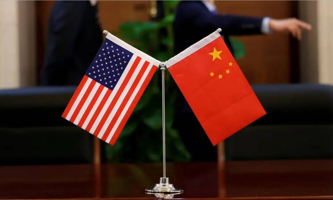 Trump diz que pode fazer acordo comercial com a China, e dólar desaba no mundo