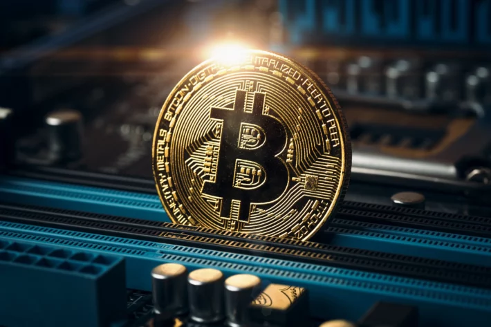 Bitcoin supera US$ 100 mil pela primeira vez em sua história