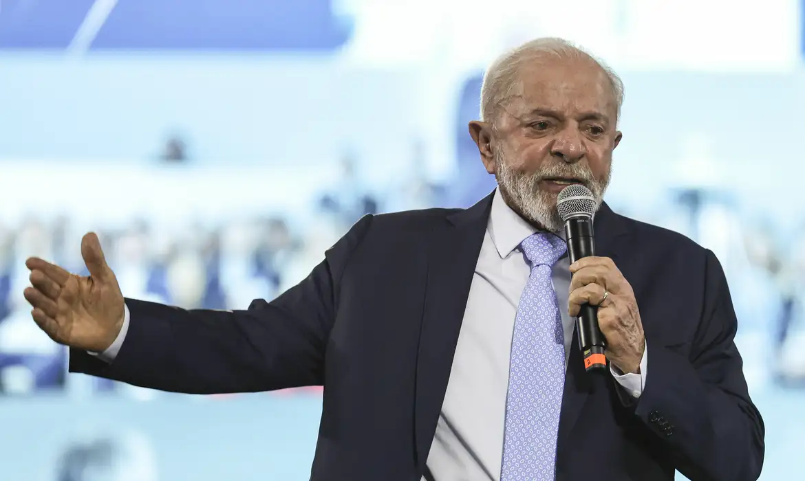 “Quando chego no governo, a sorte chega também”, diz Lula sobre economia