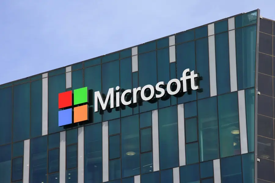 Microsoft lança dois chips de infraestrutura de data center para IA