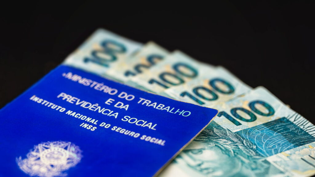 Primeira parcela do décimo terceiro deve ser depositada até esta sexta