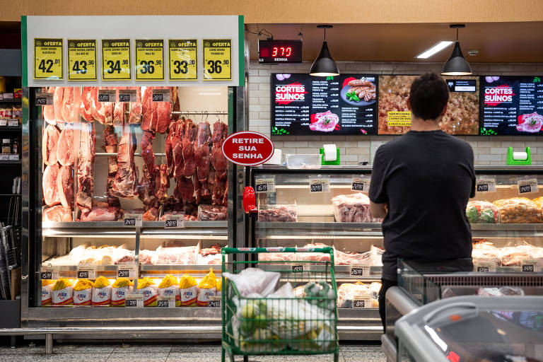 IPCA-15 acelera em novembro com pressão de alimentos e fica acima das projeções