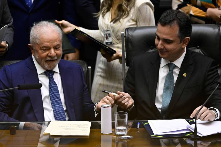 Lula chama Pacheco para reunião no Planalto nesta quarta