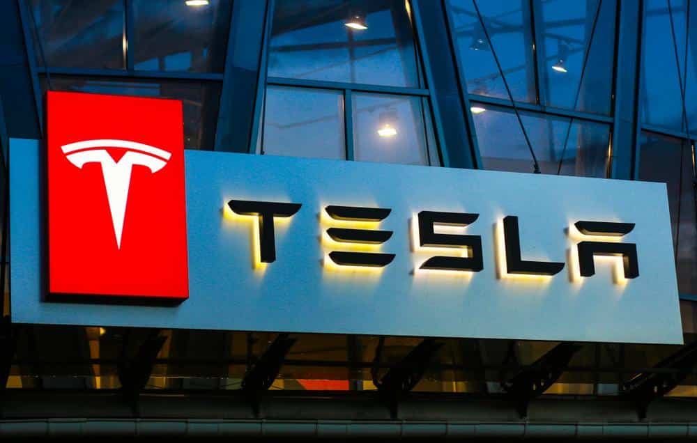 Tesla atinge US$ 1 trilhão em valor de mercado com otimismo sobre vitória de Trump