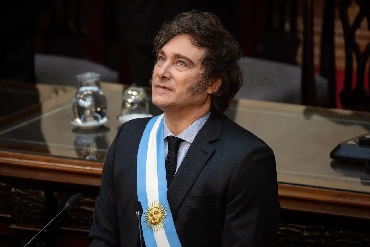 Um ano de Milei na Argentina: como o libertário mudou a economia do país até agora