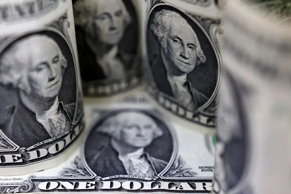Dólar hoje opera em baixa e caminha para perda semanal