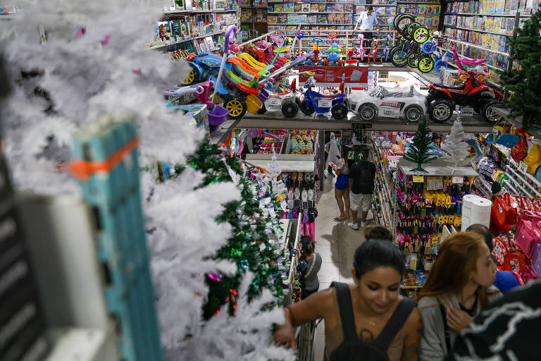 Comércio está otimista com vendas de Natal, apesar de dólar caro e juros altos