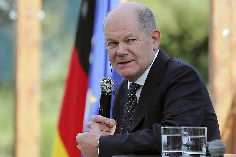 Chanceler da Alemanha perde voto de desconfiança e deve renunciar