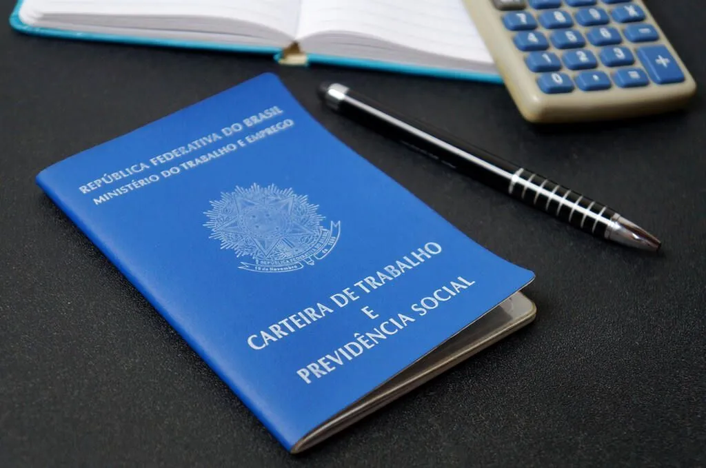Novas regras do trabalho aos domingos e feriados em 2025 surpreendem brasileiros