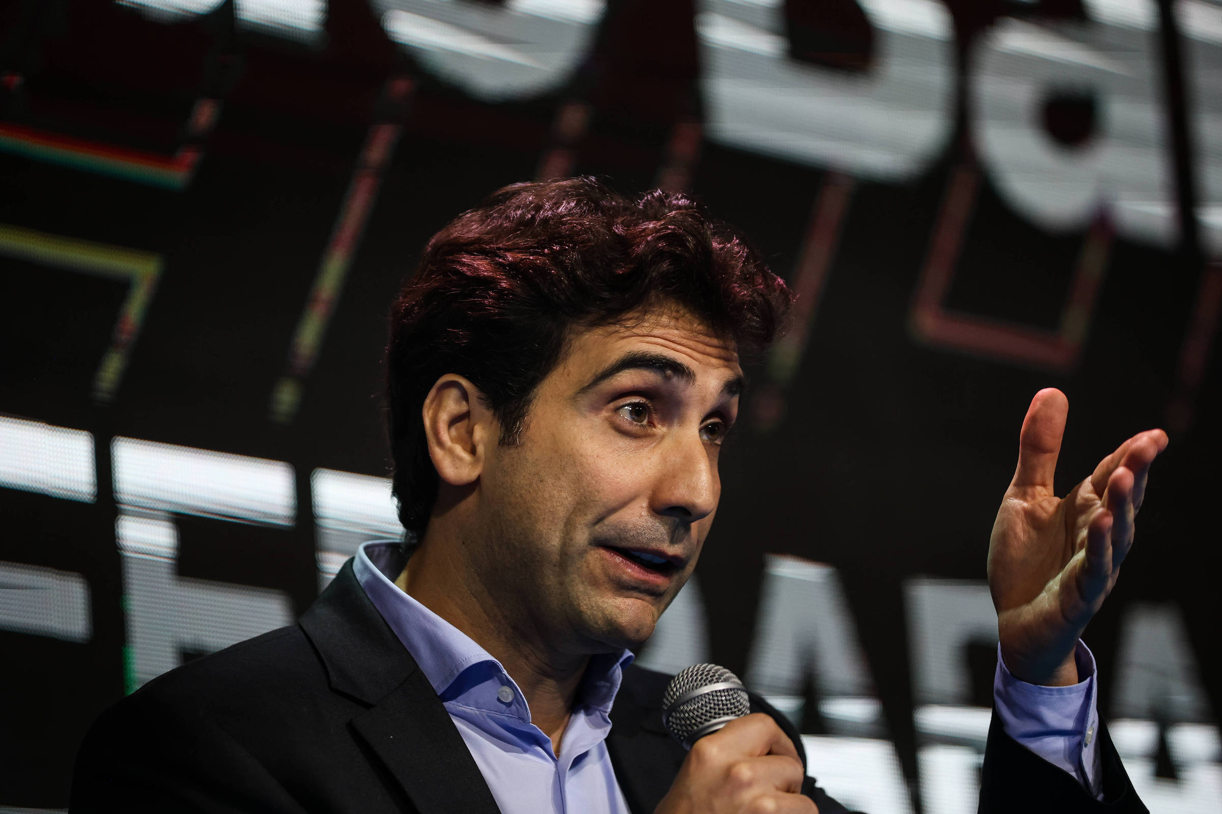 AGU diz que post falso sobre Galípolo impactou dólar e pede investigação de PF e CVM