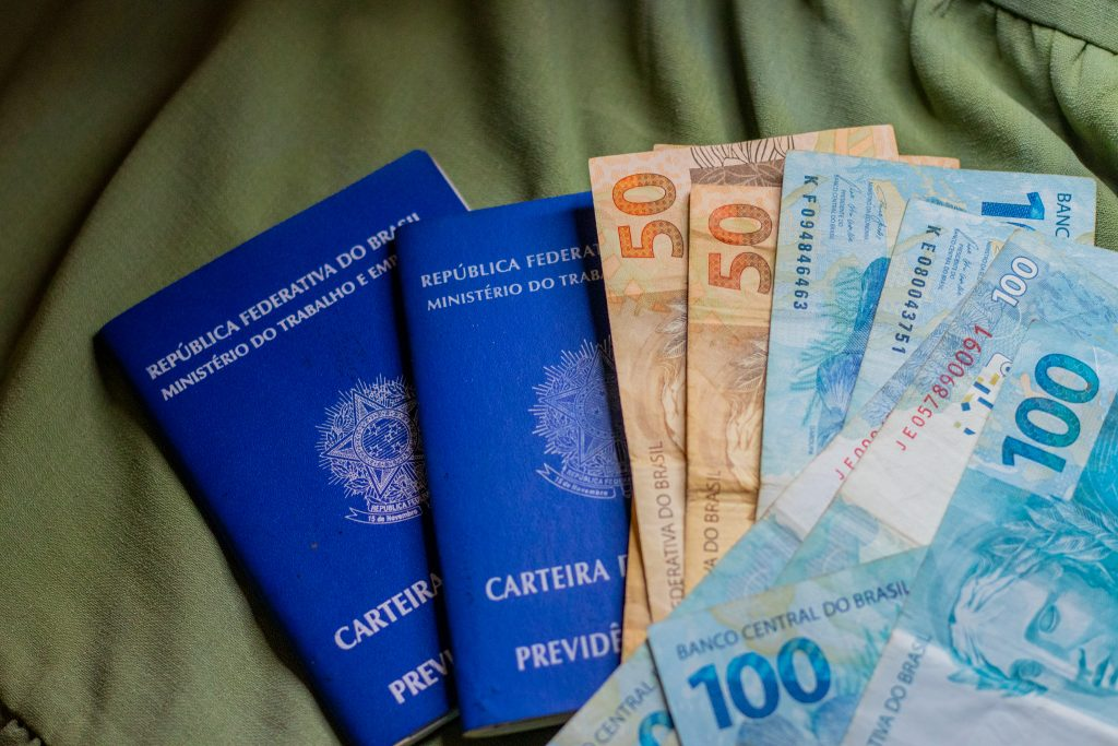 13º salário: Primeira parcela será paga nesta semana; veja como calcular
