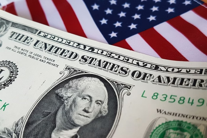 Dólar abre em queda e cai a R$ 6,05 com anúncio de novos leilões do BC