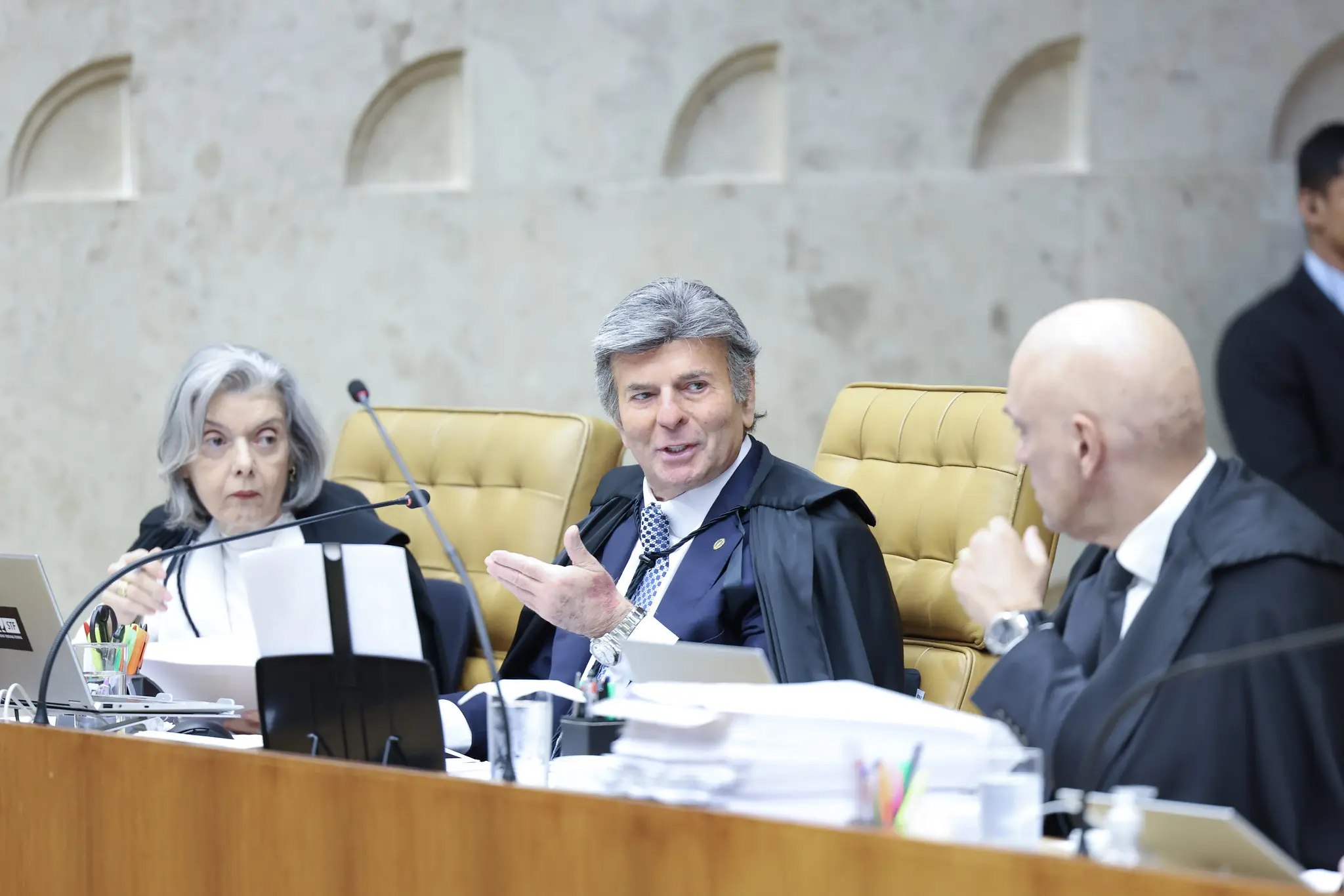 Ministros revelam ciência tecnológica em sessões do STF