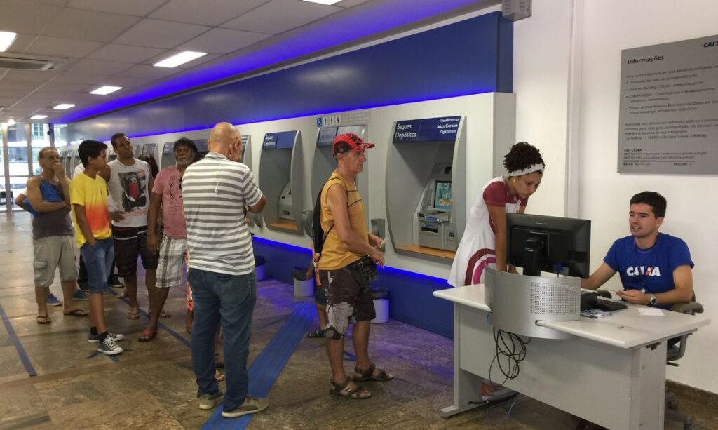 Bancos têm horários reduzidos de atendimento no final de ano