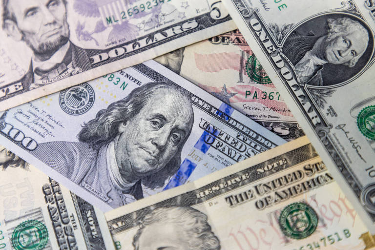Brasil tem forte saída de dólar em semana marcada por leilões do BC