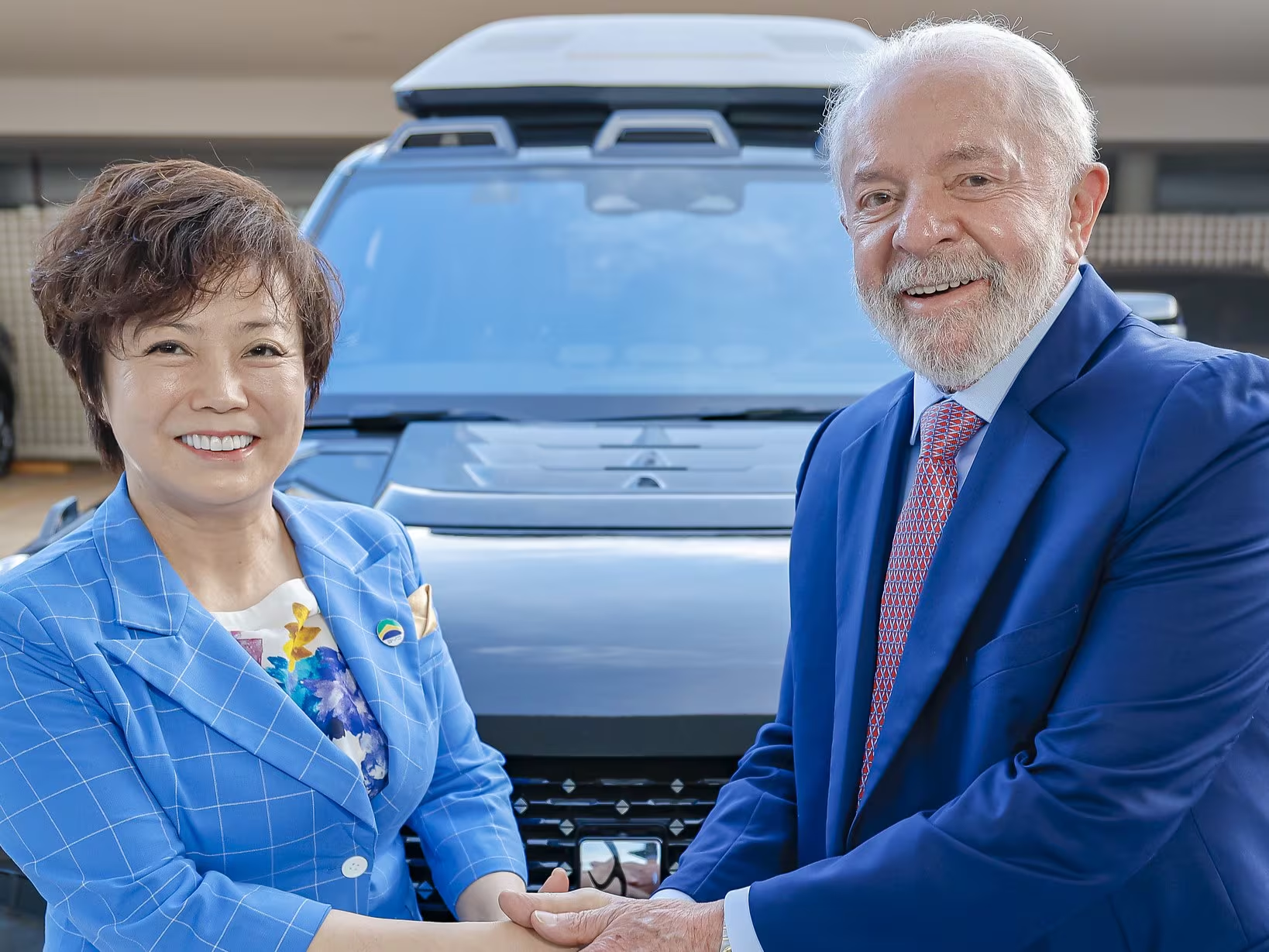 Presidente Lula recebe CEO da BYD nas Américas, Stella Li