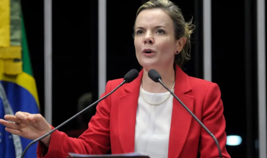 Gleisi critica vídeo da Marinha que tem fuzileiro “sósia” de Haddad: “Grave erro”