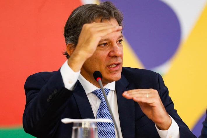 Governo Lula inclui supersalários na PEC do pacote de cortes de gastos, mas deixa militares de fora