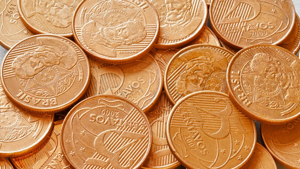 Colecionadores estão comprando moeda de 25 centavos por até R$ 2 mil