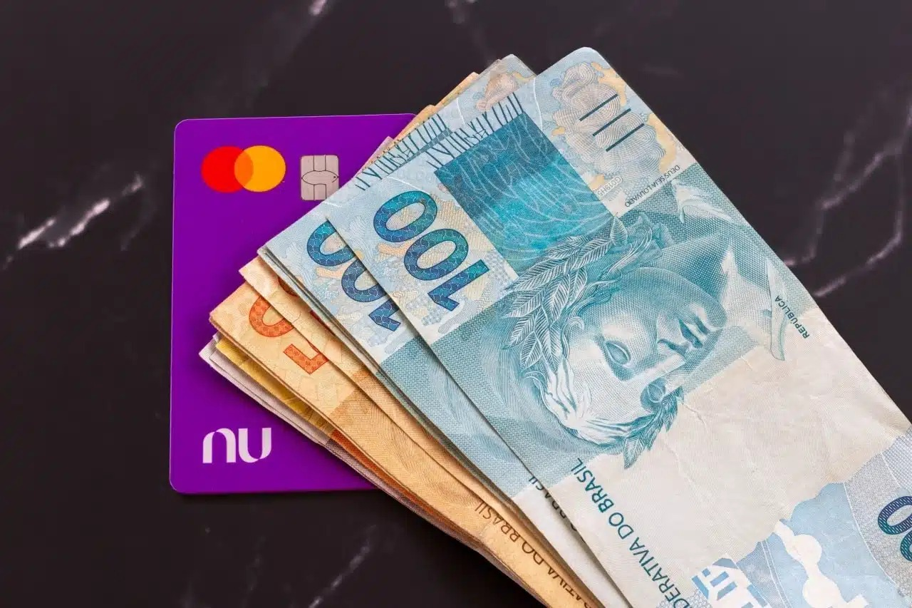 Nubank fecha parceria para oferecer saques e depósitos em lojas