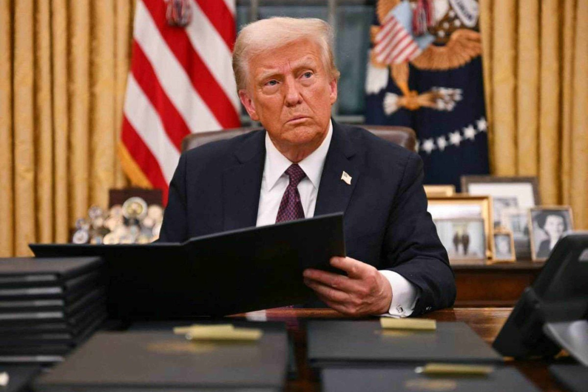 Trump chama Powell de “incompetente” e cobra “grande corte” de juros