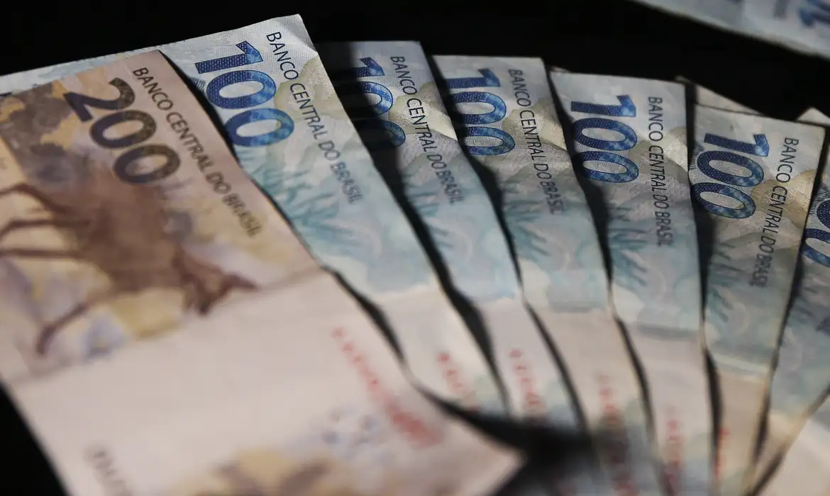 Seguro-desemprego: teto de pagamento sobe para R$ 2.424