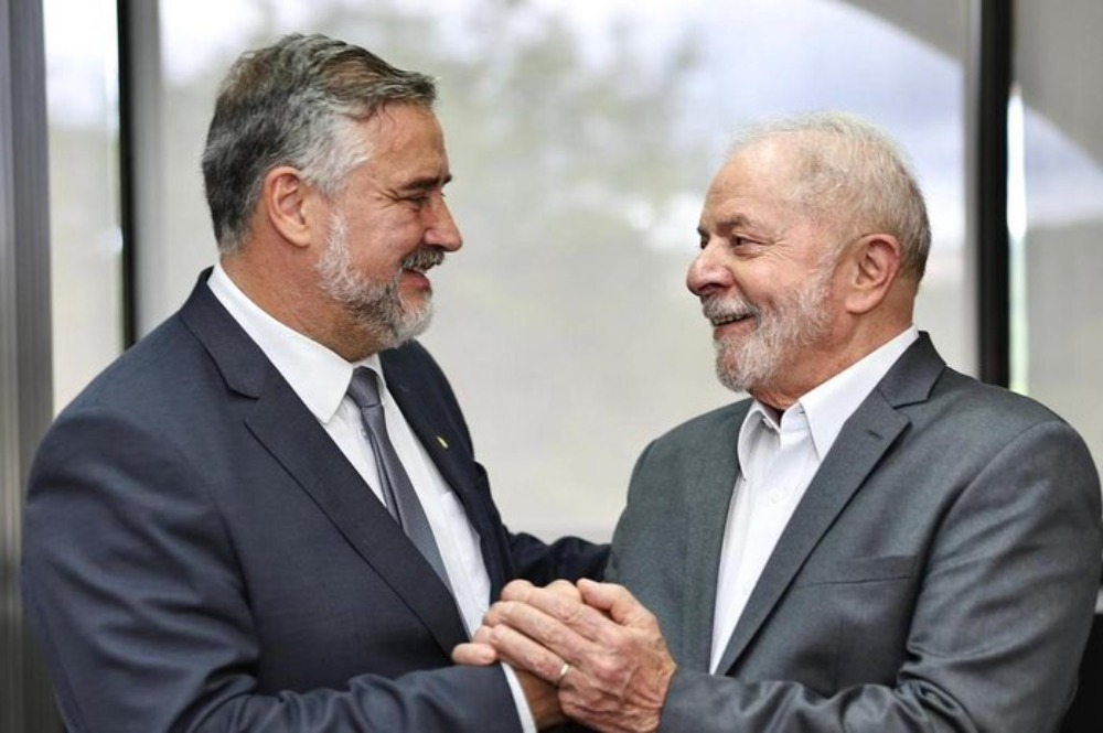 Lula comunica Paulo Pimenta sobre demissão da Secom
