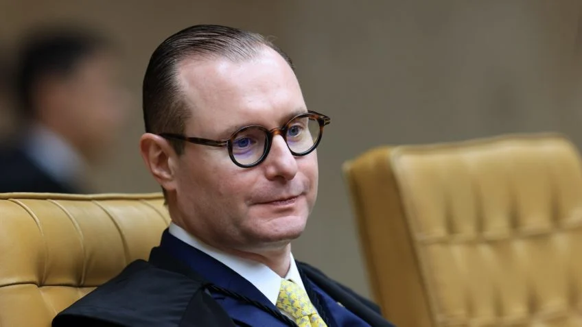 Nunes Marques pede vista de julgamento de Zambelli; Zanin antecipa voto
