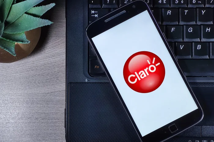 Claro fora do ar? Usuários reclamam de instabilidade na internet da operadora nesta segunda (24)
