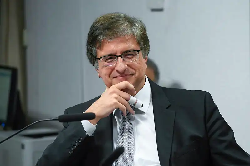 PGR é contra pedido de Bolsonaro para tirar Dino e Zanin de julgamento