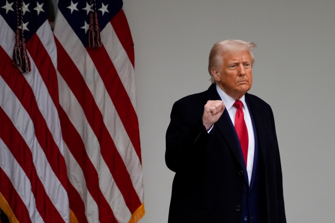 Trump completa 100 dias com impasse sobre tarifas e queda de popularidade