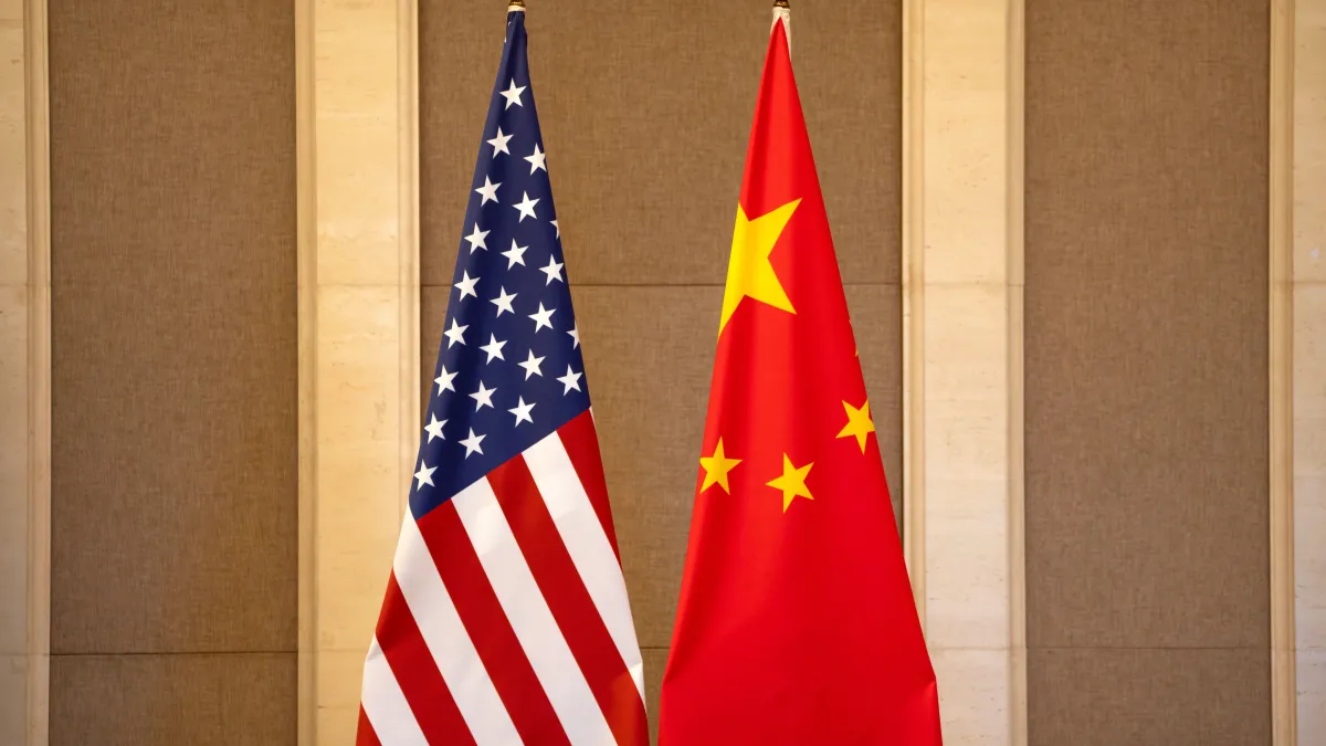 China nega negociação e exige fim de tarifas para conversar com EUA