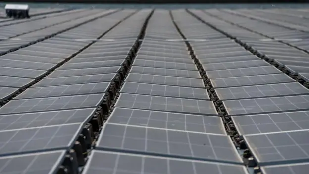 Título: A Polêmica em Torno da Energia Solar Após Apagão na Espanha e em Portugal